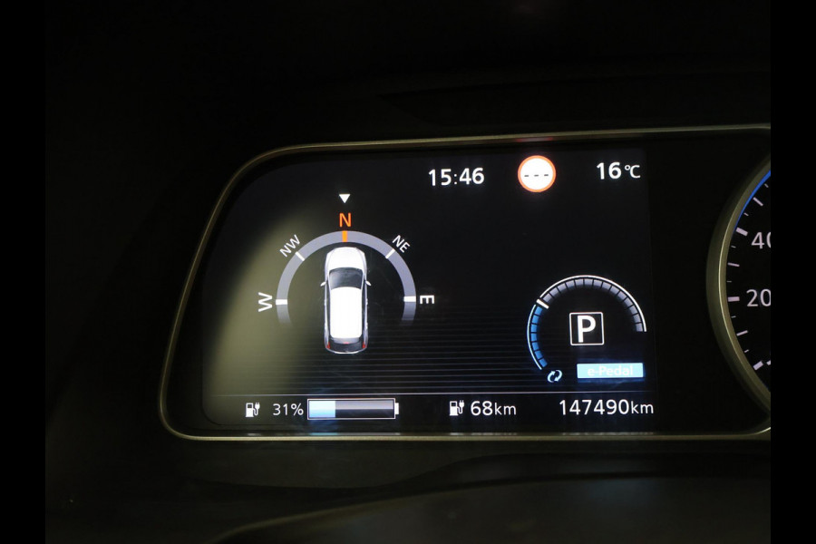 Nissan Leaf N-CONNECTA 40 kWh + 360 CAMERA | STOELVERW. | CARPLAY | NAVIGATIE | 17 INCH | STUURVERWARMING