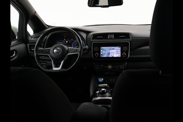 Nissan Leaf N-CONNECTA 40 kWh + 360 CAMERA | STOELVERW. | CARPLAY | NAVIGATIE | 17 INCH | STUURVERWARMING