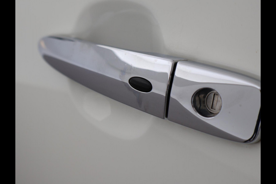 Nissan Leaf N-CONNECTA 40 kWh + 360 CAMERA | STOELVERW. | CARPLAY | NAVIGATIE | 17 INCH | STUURVERWARMING