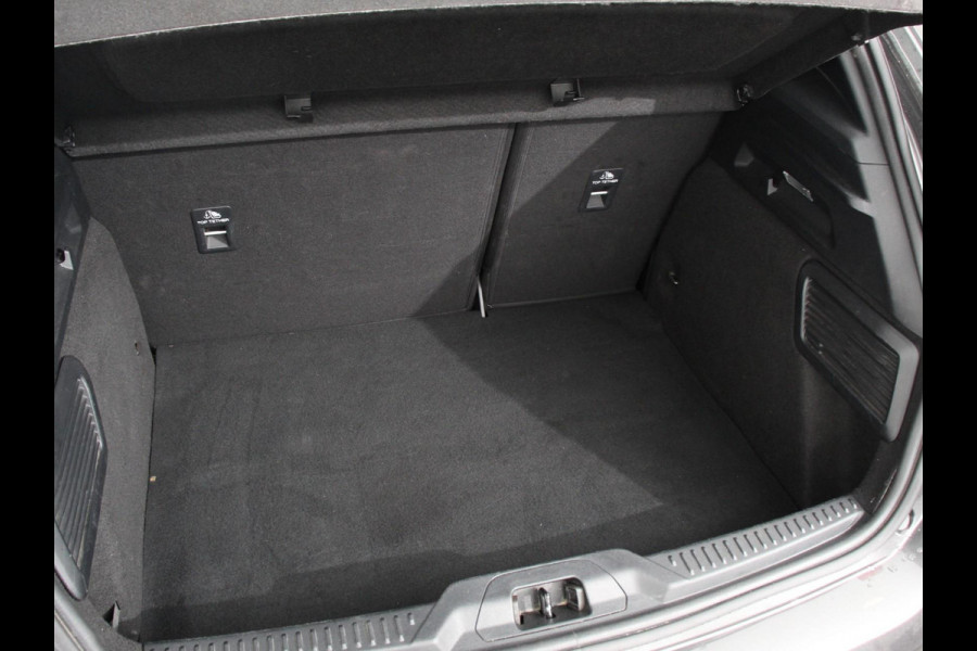 Ford Focus 1.0 Focus 125 PK HB ST-Line Automaat | Navigatie | Climate control | Cruise control | Apple Carplay/Android Auto | LM velgen | Parkeersensoren | Led Matrix koplampen
