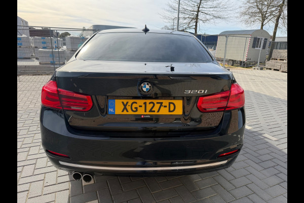 BMW 3-serie 320i Luxury Edition| M-Stuur | Leder | CarPlay | Schuifdak