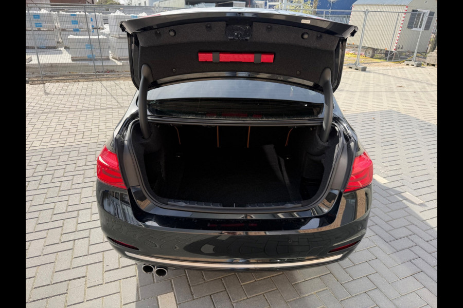 BMW 3-serie 320i Luxury Edition| M-Stuur | Leder | CarPlay | Schuifdak