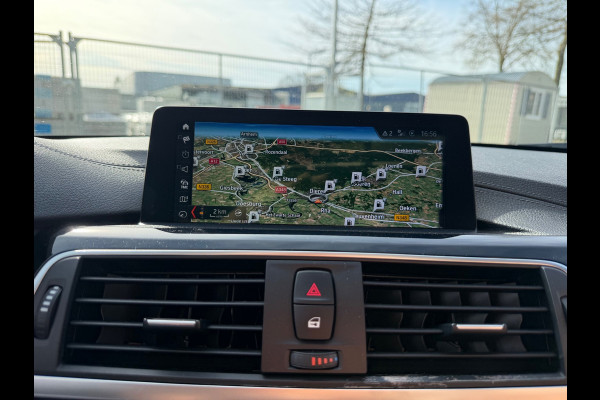 BMW 3-serie 320i Luxury Edition| M-Stuur | Leder | CarPlay | Schuifdak