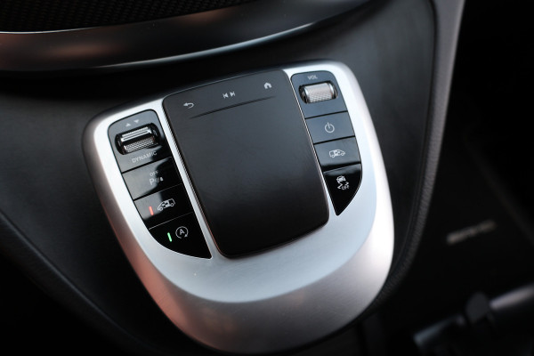 Mercedes-Benz V-Klasse 300d DC | 4-MATIC | AMG | 360 Camera | Stoelventilatie | CarPlay | Navigatie | Lederen bekleding | Elek schuifdeuren | LED Koplampen | Elek achterklep | DAB | Nieuwe APK | BPM Vrij | Facelift | 4x4