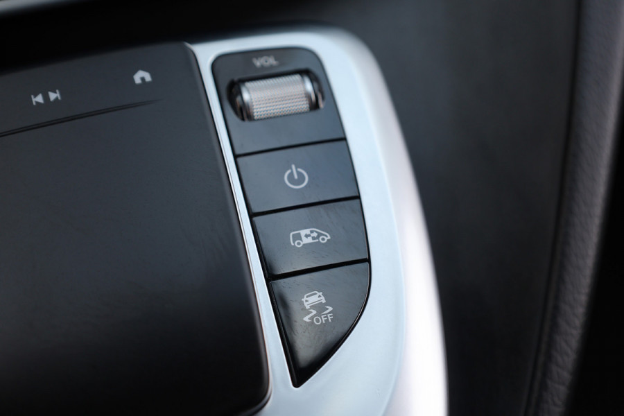 Mercedes-Benz V-Klasse 300d DC | 4-MATIC | AMG | 360 Camera | Stoelventilatie | CarPlay | Navigatie | Lederen bekleding | Elek schuifdeuren | LED Koplampen | Elek achterklep | DAB | Nieuwe APK | BPM Vrij | Facelift | 4x4