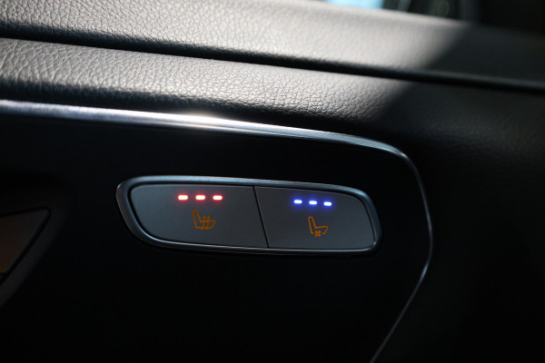 Mercedes-Benz V-Klasse 300d DC | 4-MATIC | AMG | 360 Camera | Stoelventilatie | CarPlay | Navigatie | Lederen bekleding | Elek schuifdeuren | LED Koplampen | Elek achterklep | DAB | Nieuwe APK | BPM Vrij | Facelift | 4x4