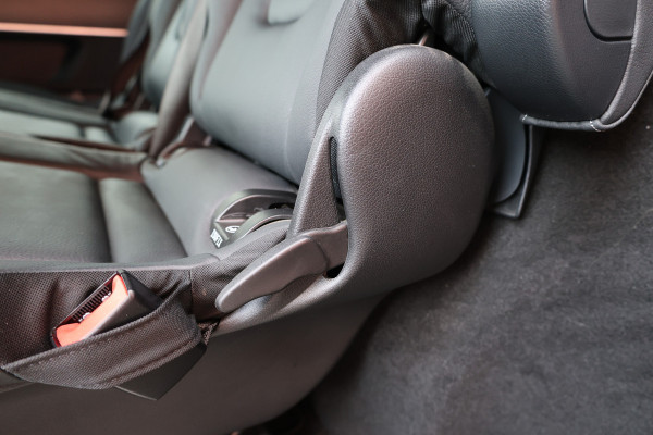 Mercedes-Benz V-Klasse 300d DC | 4-MATIC | AMG | 360 Camera | Stoelventilatie | CarPlay | Navigatie | Lederen bekleding | Elek schuifdeuren | LED Koplampen | Elek achterklep | DAB | Nieuwe APK | BPM Vrij | Facelift | 4x4