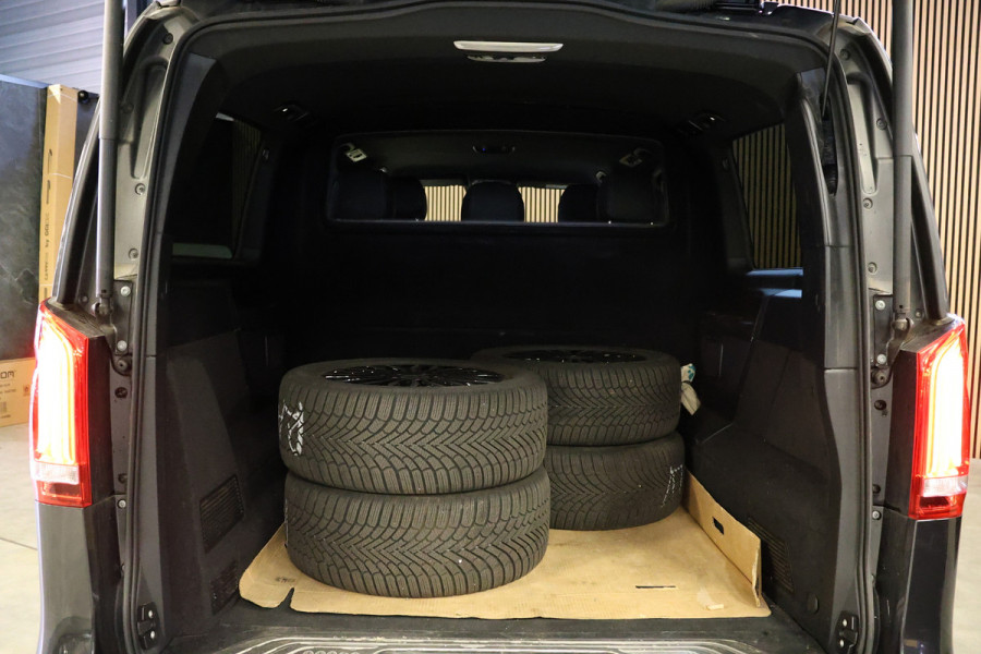 Mercedes-Benz V-Klasse 300d DC | 4-MATIC | AMG | 360 Camera | Stoelventilatie | CarPlay | Navigatie | Lederen bekleding | Elek schuifdeuren | LED Koplampen | Elek achterklep | DAB | Nieuwe APK | BPM Vrij | Facelift | 4x4