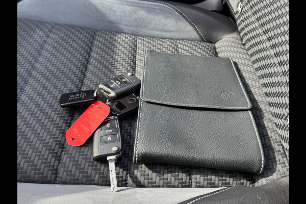 Volkswagen T-Roc Cabrio 1.5 TSI 150PK DSG R-LINE SPORT TREKHAAK/NAVI/ACC/PDC