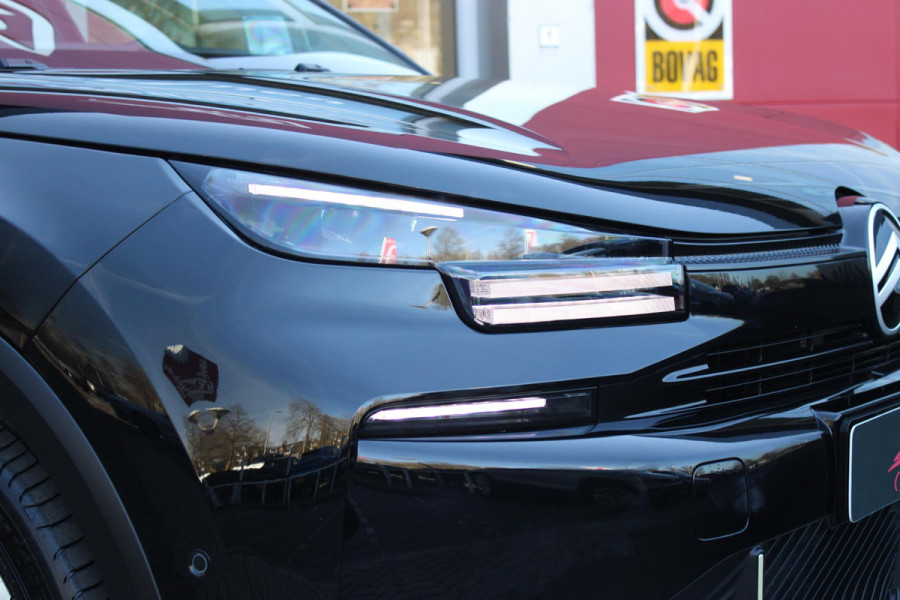 Citroën C4 C4 1.2 HYbrid 145PK MAX | HEAD UP DISPLAY | CAMERA VOOR + ACHTER | NAVIGATIE | DRAADLOZE TELEFOONLADER | FULL LED KOPLAMPEN | DRAADLOZE APPLE CARPLAY/ANDROID AUTO | 18" LICHTMETALEN VELGEN | ADAPTIVE CRUISE CONTROL | CLIMATE CONTROL | LEDEREN BEKLEDING | DAB+ RADIO | KEYLESS ENTRY/START |