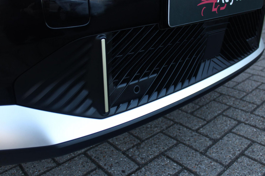 Citroën C4 C4 1.2 HYbrid 145PK MAX | HEAD UP DISPLAY | CAMERA VOOR + ACHTER | NAVIGATIE | DRAADLOZE TELEFOONLADER | FULL LED KOPLAMPEN | DRAADLOZE APPLE CARPLAY/ANDROID AUTO | 18" LICHTMETALEN VELGEN | ADAPTIVE CRUISE CONTROL | CLIMATE CONTROL | LEDEREN BEKLEDING | DAB+ RADIO | KEYLESS ENTRY/START |