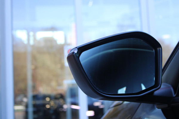 Citroën C4 C4 1.2 HYbrid 145PK MAX | HEAD UP DISPLAY | CAMERA VOOR + ACHTER | NAVIGATIE | DRAADLOZE TELEFOONLADER | FULL LED KOPLAMPEN | DRAADLOZE APPLE CARPLAY/ANDROID AUTO | 18" LICHTMETALEN VELGEN | ADAPTIVE CRUISE CONTROL | CLIMATE CONTROL | LEDEREN BEKLEDING | DAB+ RADIO | KEYLESS ENTRY/START |