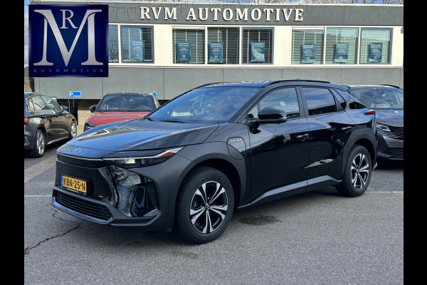 Toyota Bz4x Dynamic 71 kWh VAN: 35.900,- VOOR: 32.877,- UW LENTEVOORDEEL: 3.023,-| LEKKER COMPLEET EN RIJKLAAR GEPRIJSD incl. 10 jr. TOYOTA GARANTIE