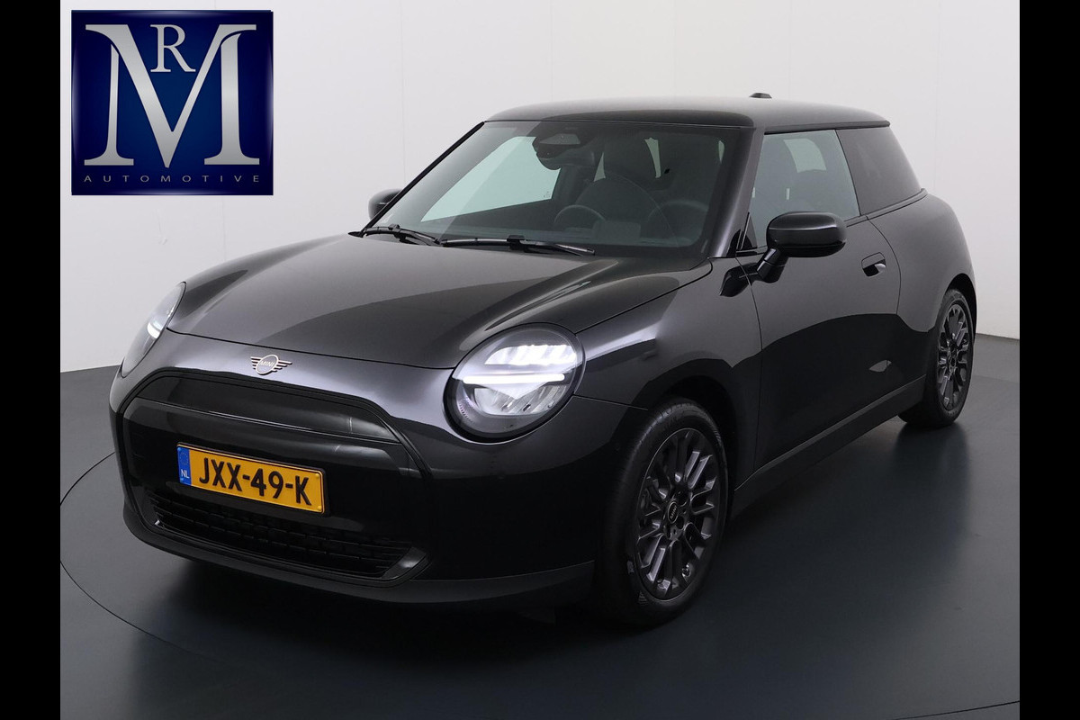 MINI Cooper E Essential XS 40.7 kWh VAN € 30.900,- VOOR € 28.877 ,- UW LENTEVOORDEEL € 2.023,-! | NIEUWE AUTO | HEAD-UP DISPLAY | CAMERA | STOELVERWARMING  | ORIGINEEL NL AUTO | FABRIEKSGARANTIE TM 2029 |