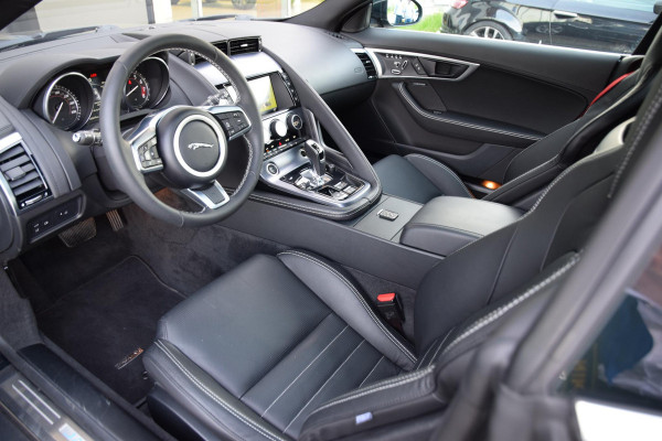 Jaguar F-Type 3.0 V6 RWD R-Dynamic