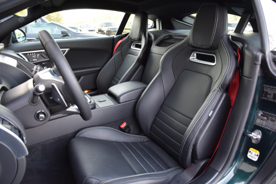 Jaguar F-Type 3.0 V6 RWD R-Dynamic