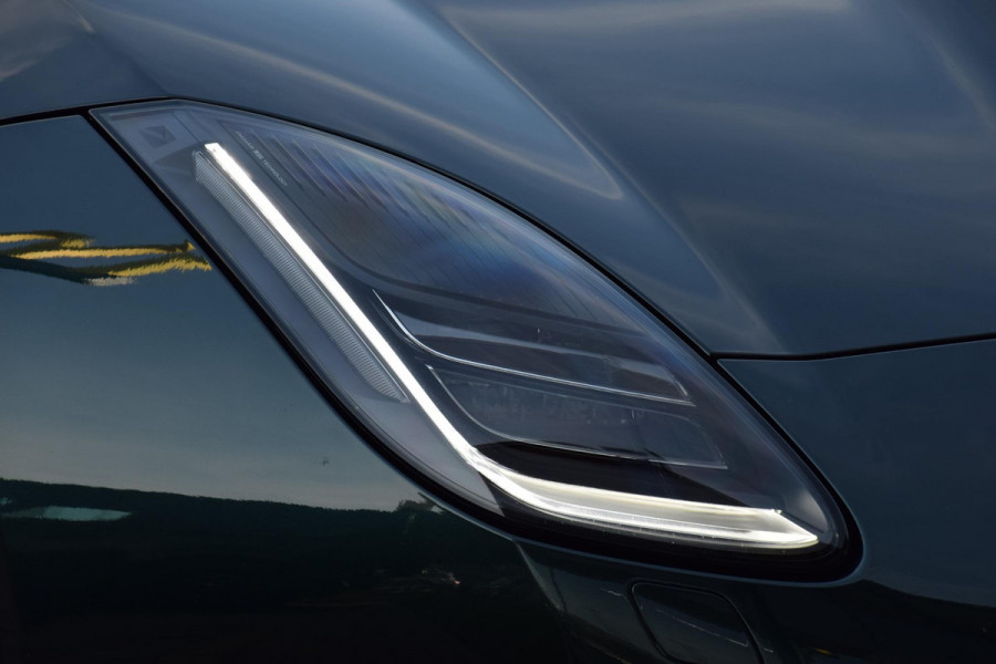 Jaguar F-Type 3.0 V6 RWD R-Dynamic