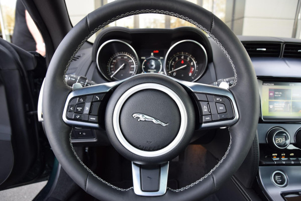 Jaguar F-Type 3.0 V6 RWD R-Dynamic