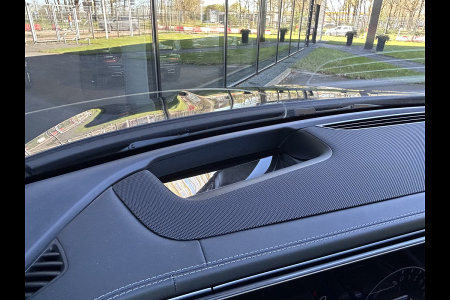 Mercedes-Benz GLE 400e 4Matic AMG // Luchtvering // Trekhaak 3300kg // Head-up // Multi Contour stoelen // Softclose // Alcantara Hemel // 360 Cam