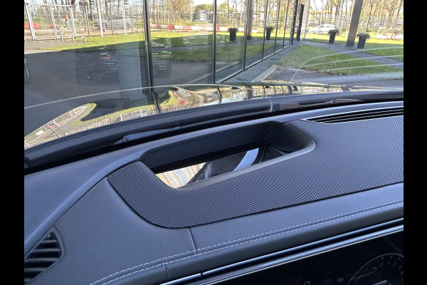 Mercedes-Benz GLE 400e 4Matic AMG // Luchtvering // Trekhaak 3300kg // Head-up // Multi Contour stoelen // Softclose // Alcantara Hemel // 360 Cam