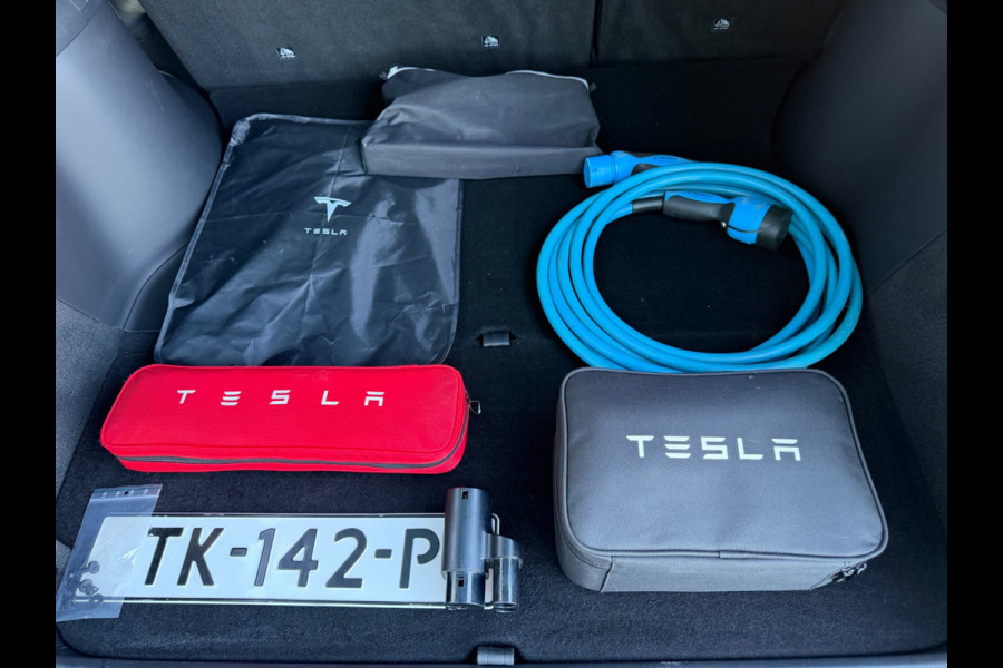 Tesla Model X 75D Base, NAP, MCU 2, CCS 2, Trekhaak, Carbon