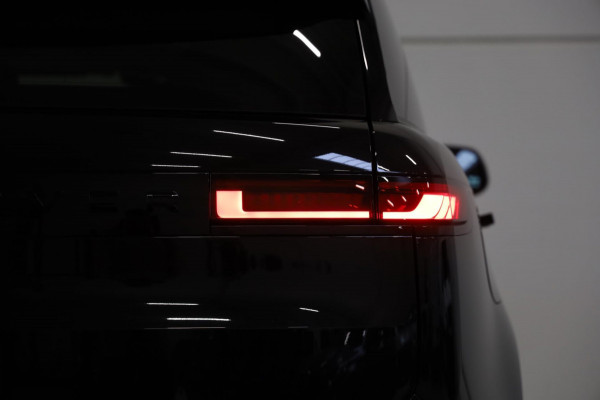 Land Rover Range Rover P510e First Edition |Achteras besturing | massage | hot climate | Panorma Lease/inruil mogelijk