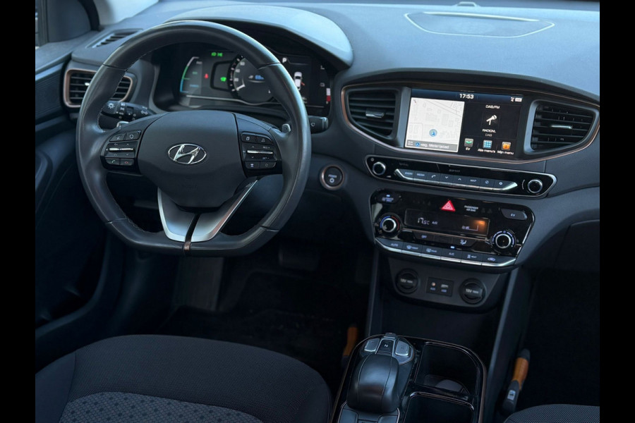 Hyundai IONIQ Comfort EV, SOH waarde 99,7 %, achteruitrijcamera, navigatie, vele opties, Origineel NL auto met nap