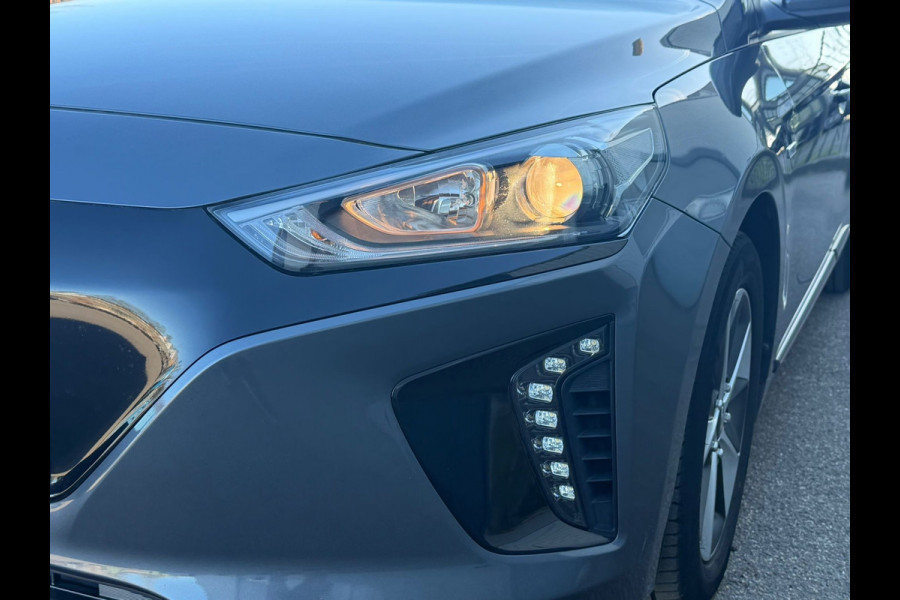 Hyundai IONIQ Comfort EV, SOH waarde 99,7 %, achteruitrijcamera, navigatie, vele opties, Origineel NL auto met nap