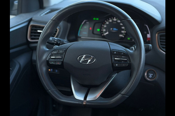 Hyundai IONIQ Comfort EV, SOH waarde 99,7 %, achteruitrijcamera, navigatie, vele opties, Origineel NL auto met nap