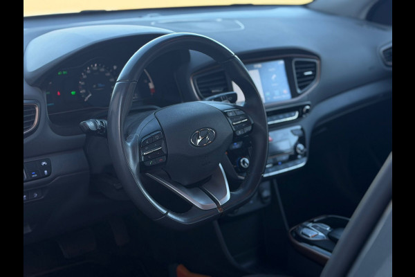 Hyundai IONIQ Comfort EV, SOH waarde 99,7 %, achteruitrijcamera, navigatie, vele opties, Origineel NL auto met nap