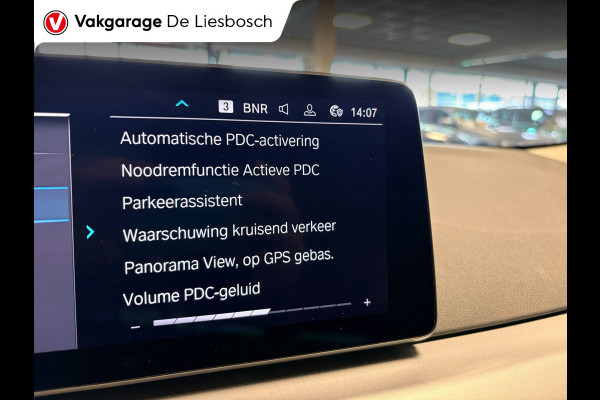 BMW 5 Serie Touring 530e Business Edition Plus / trekhaak / Leder / pdc / 360 camera