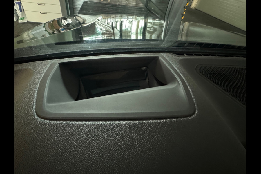 BMW 3-serie 330i High Executive M Sport Pano|HuD|Sfeer|NAP