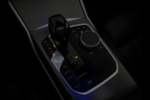 BMW 3-serie 330i High Executive M Sport Pano|HuD|Sfeer|NAP