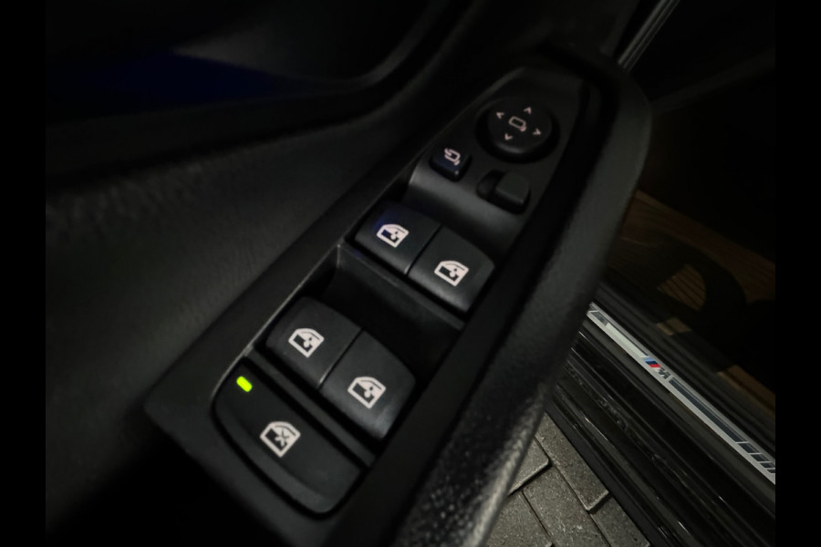 BMW 3-serie 330i High Executive M Sport Pano|HuD|Sfeer|NAP