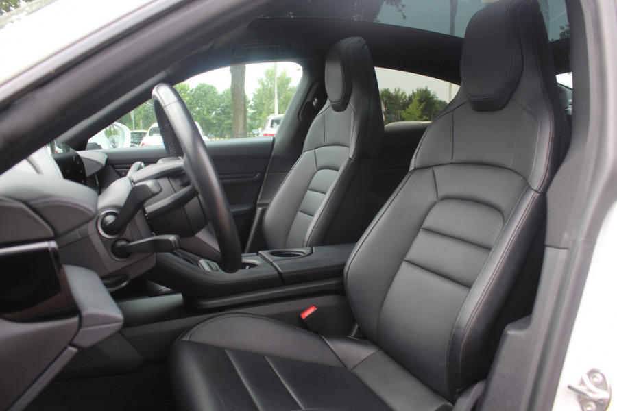 Porsche Taycan Performance 84 kWh / SoH 92% / Panoramadak / Camera / Luchtvering / 20'' / Leder / Stoelverwarming / DAB / ACC