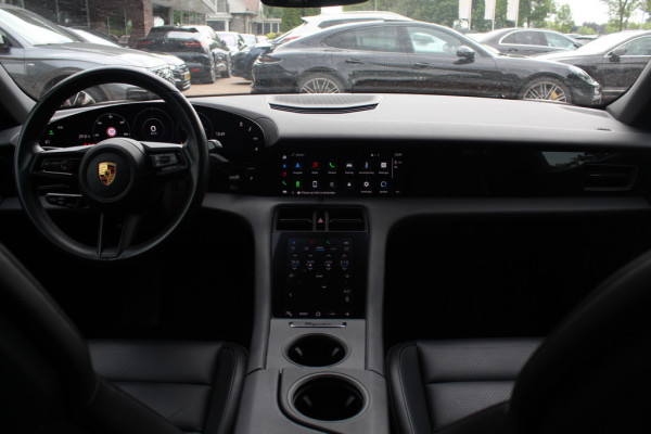 Porsche Taycan Performance 84 kWh / SoH 92% / Panoramadak / Camera / Luchtvering / 20'' / Leder / Stoelverwarming / DAB / ACC