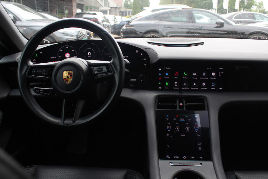 Porsche Taycan Performance 84 kWh / SoH 92% / Panoramadak / Camera / Luchtvering / 20'' / Leder / Stoelverwarming / DAB / ACC