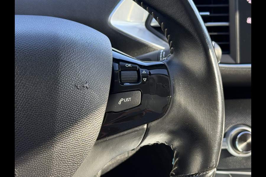 Peugeot 308 SW BWJ 2019 | 1.5HDI 131PK Executive | TREKHAAK | LEER | PANO DAK | PDC 2X | CLIMA | NAVI | CAMERA A |