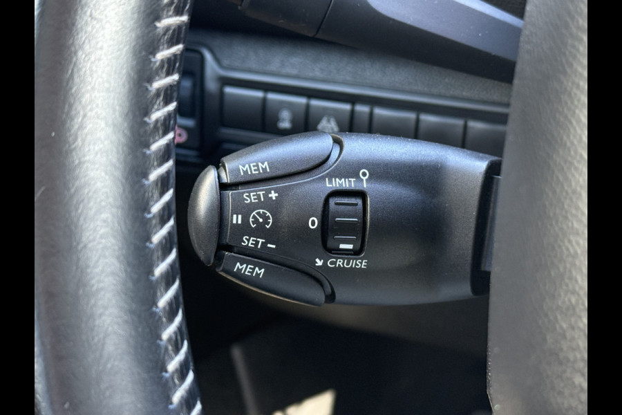 Peugeot 308 SW BWJ 2019 | 1.5HDI 131PK Executive | TREKHAAK | LEER | PANO DAK | PDC 2X | CLIMA | NAVI | CAMERA A |