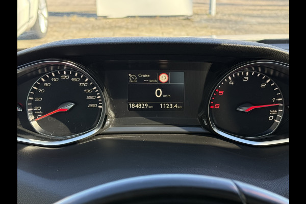 Peugeot 308 SW BWJ 2019 | 1.5HDI 131PK Executive | TREKHAAK | LEER | PANO DAK | PDC 2X | CLIMA | NAVI | CAMERA A |