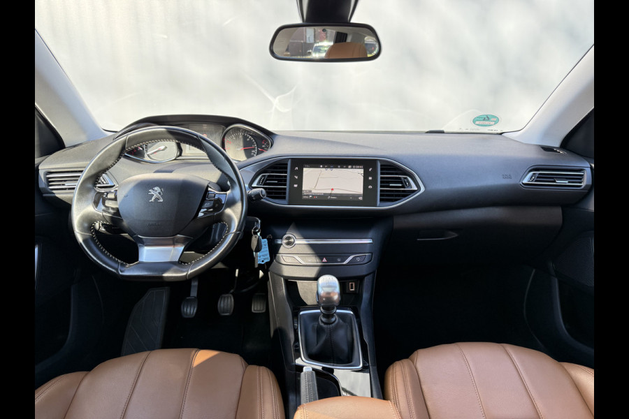 Peugeot 308 SW BWJ 2019 | 1.5HDI 131PK Executive | TREKHAAK | LEER | PANO DAK | PDC 2X | CLIMA | NAVI | CAMERA A |