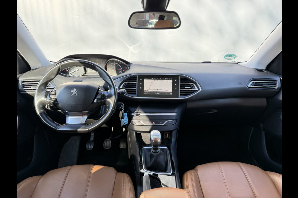 Peugeot 308 SW BWJ 2019 | 1.5HDI 131PK Executive | TREKHAAK | LEER | PANO DAK | PDC 2X | CLIMA | NAVI | CAMERA A |