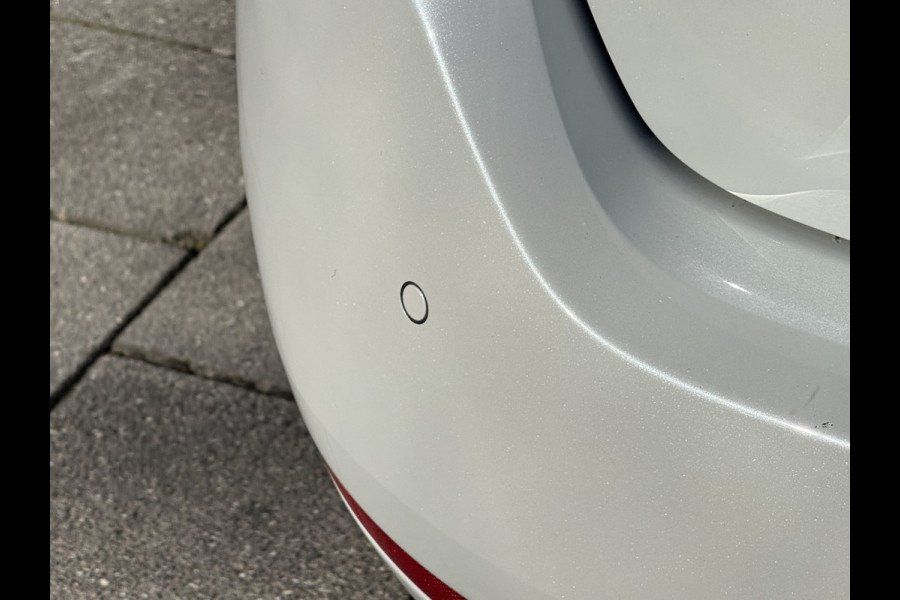 Peugeot 308 SW BWJ 2019 | 1.5HDI 131PK Executive | TREKHAAK | LEER | PANO DAK | PDC 2X | CLIMA | NAVI | CAMERA A |