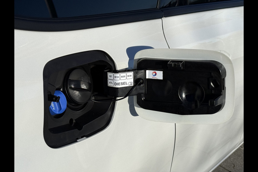 Peugeot 308 SW BWJ 2019 | 1.5HDI 131PK Executive | TREKHAAK | LEER | PANO DAK | PDC 2X | CLIMA | NAVI | CAMERA A |