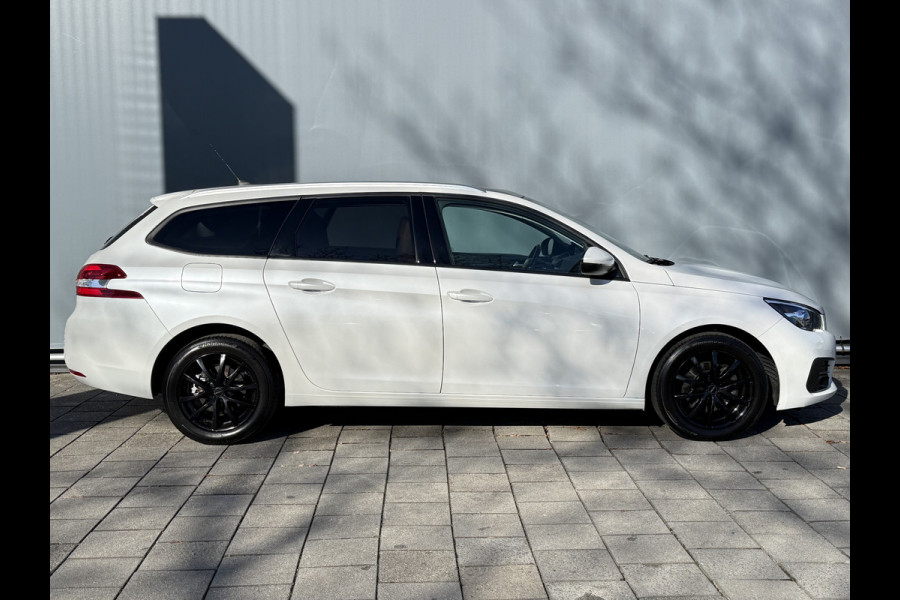 Peugeot 308 SW BWJ 2019 | 1.5HDI 131PK Executive | TREKHAAK | LEER | PANO DAK | PDC 2X | CLIMA | NAVI | CAMERA A |