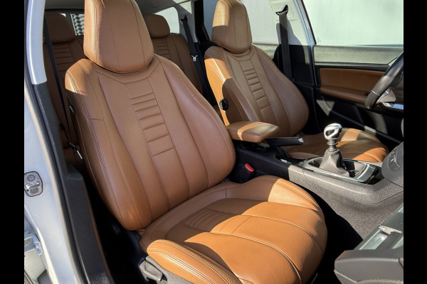 Peugeot 308 SW BWJ 2019 | 1.5HDI 131PK Executive | TREKHAAK | LEER | PANO DAK | PDC 2X | CLIMA | NAVI | CAMERA A |