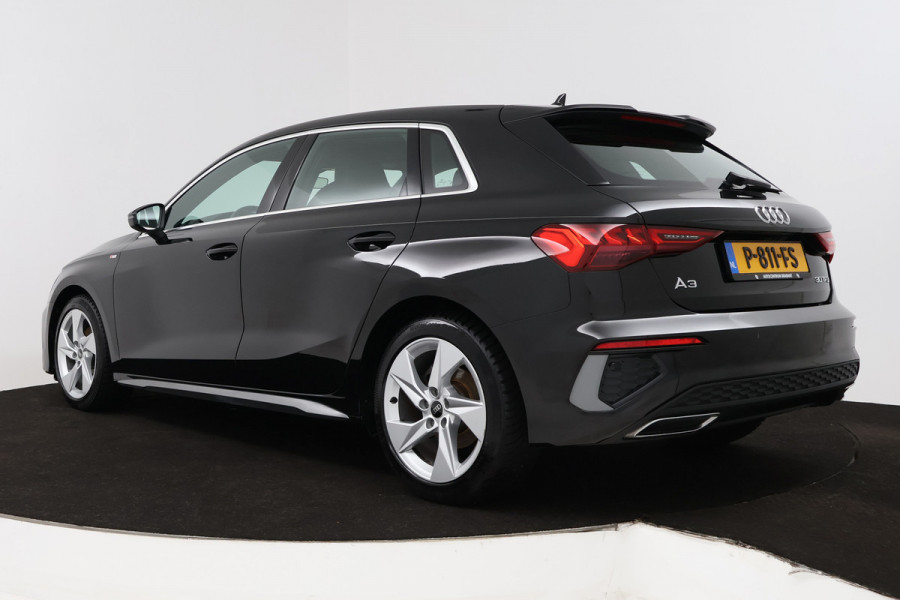 Audi A3 Sportback 30 TFSI S edition (DIGITALE COCKPIT, STOELVERWARMING, CRUISE ADAPTIEF, NAVIGATIE, PARKEERSENSOREN)