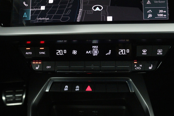 Audi A3 Sportback 30 TFSI S edition (DIGITALE COCKPIT, STOELVERWARMING, CRUISE ADAPTIEF, NAVIGATIE, PARKEERSENSOREN)