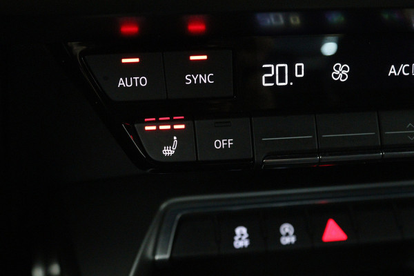 Audi A3 Sportback 30 TFSI S edition (DIGITALE COCKPIT, STOELVERWARMING, CRUISE ADAPTIEF, NAVIGATIE, PARKEERSENSOREN)