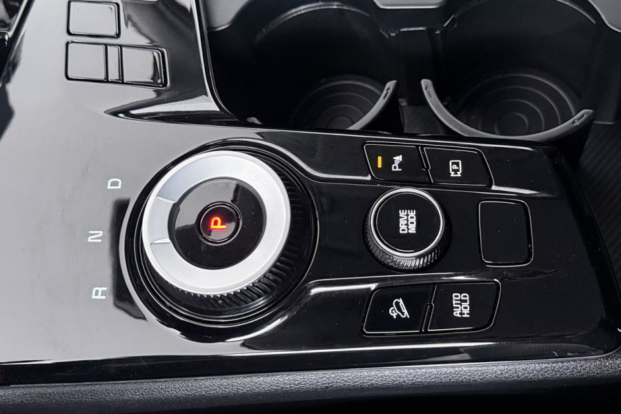 Kia Sportage 1.6 T-GDi Hybrid DynamicLine (TREKHAAK, DIGITALE COCKPIT, CRUISE ADAPTIEF, CAMERA, NAVIGATIE)